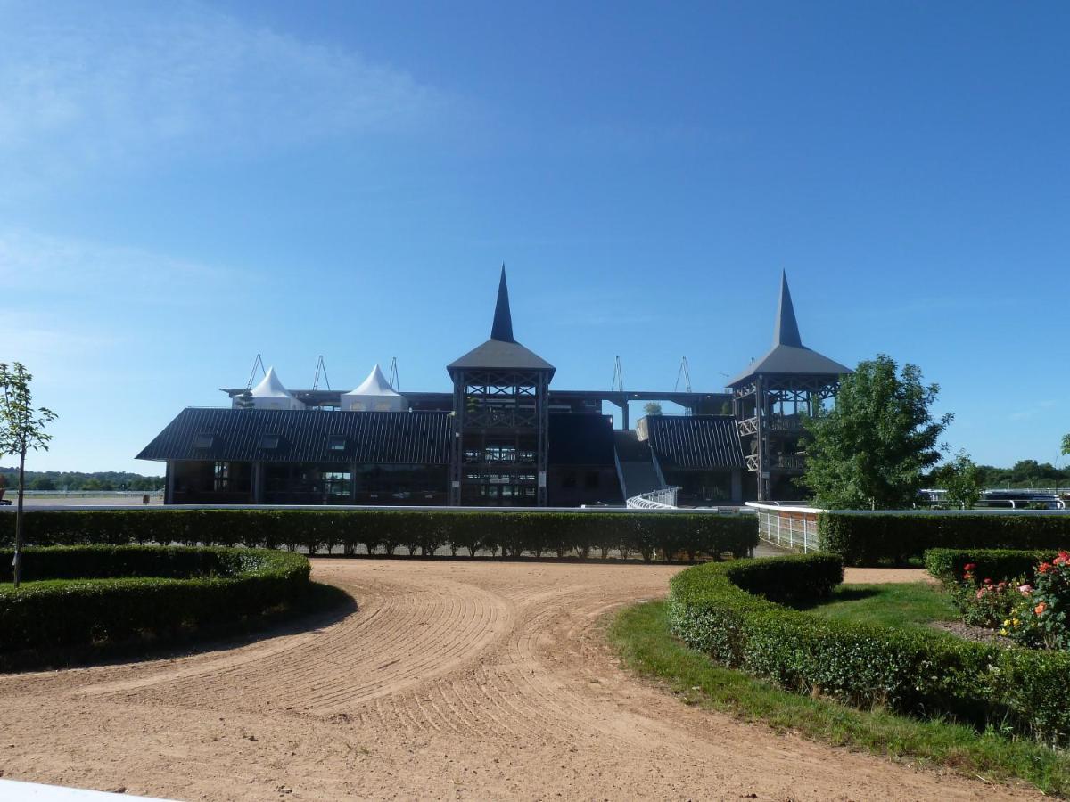 Le Village De Cottages - Le Pole Du Cheval Et De L'Ane Lignières Exteriör bild